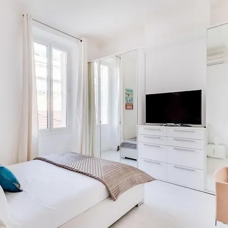 5-star On Rue D'antibes *