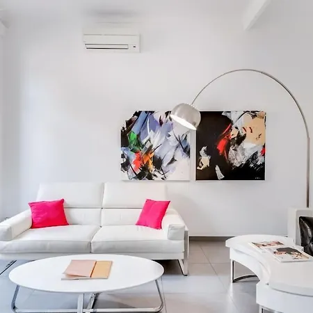 5-star On Rue D'antibes Apartment